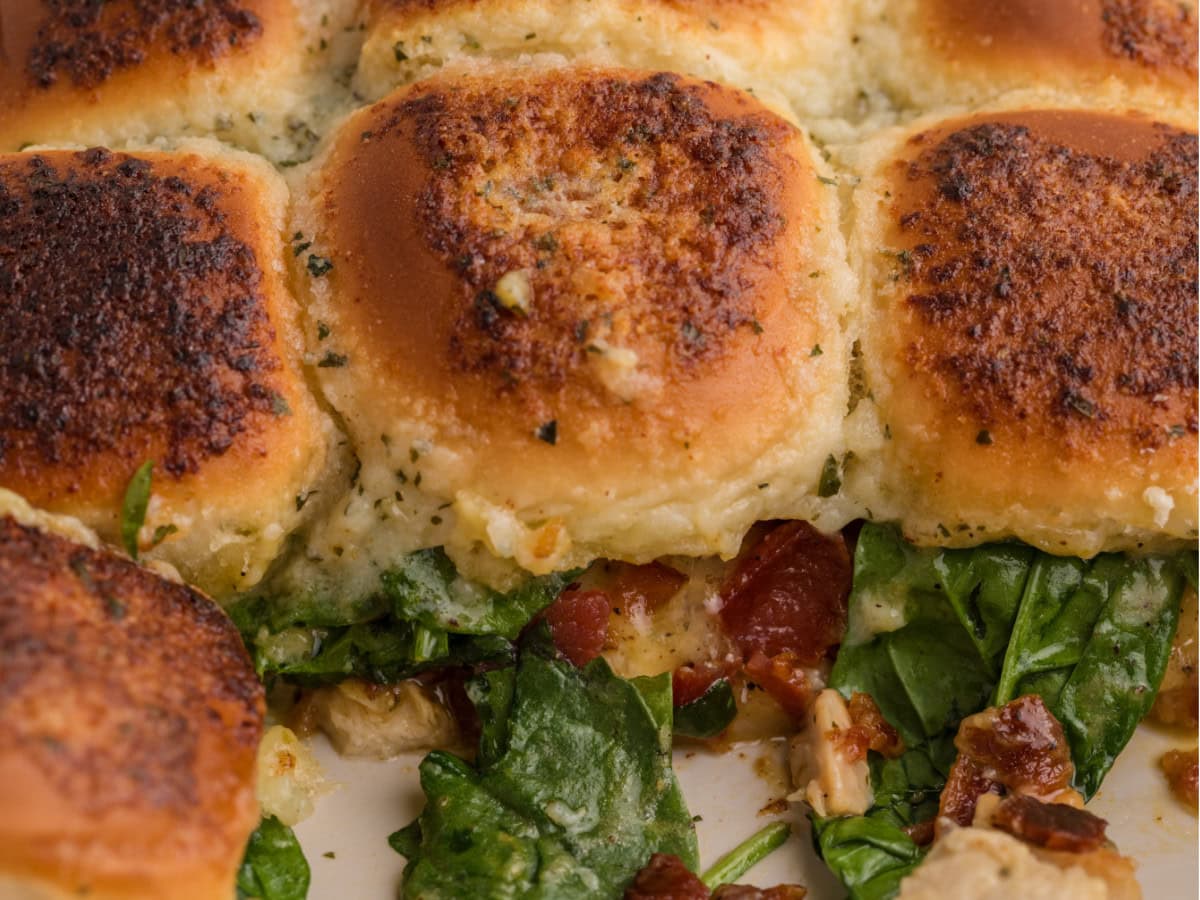 Bacon ranch chicken sliders with spinach