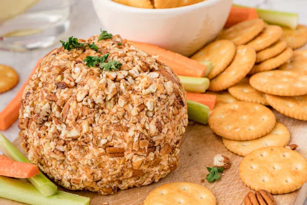 the best cheese ball recipe with crackers