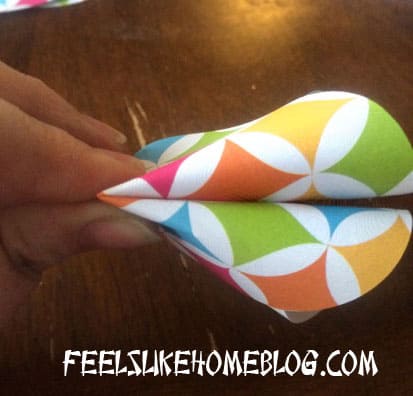 How to make Paper Fortune Cookies Tutorial - Pinch crease