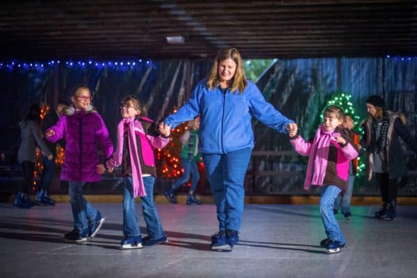 hersheypark-christmas-candylane-ice-skating