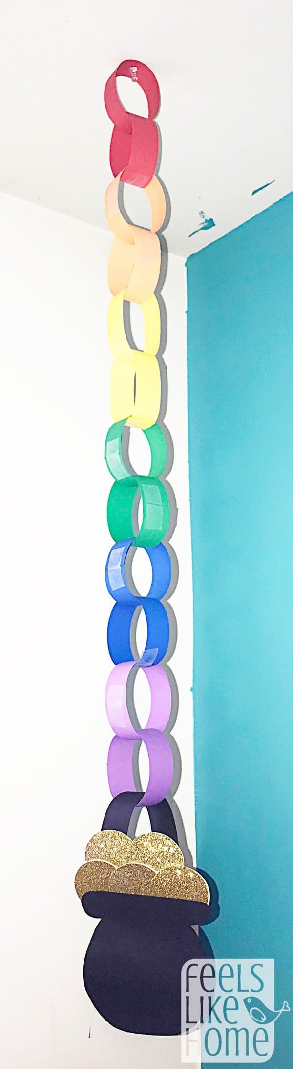 Paper chain rainbow  Rainbow crafts kids, Rainbow paper, St patricks day  crafts for kids