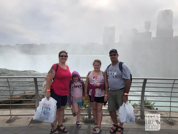 The Ziegmont family posing for a picture at Niagara Falls