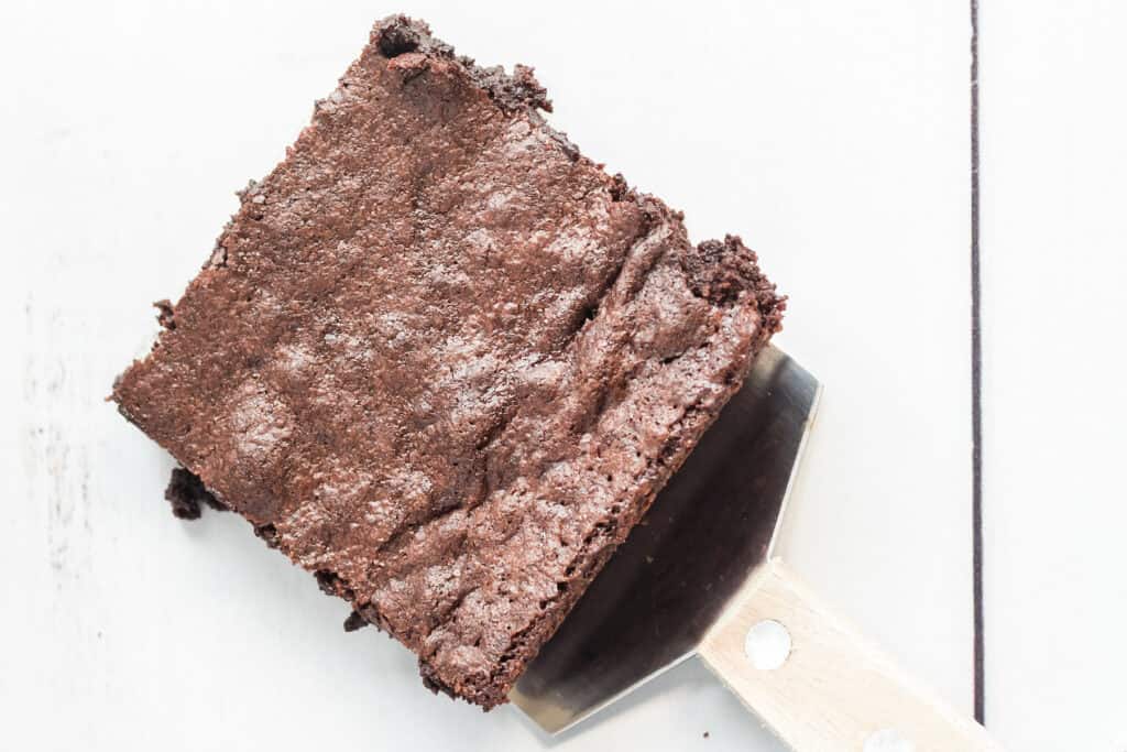 one brownie on a spatula