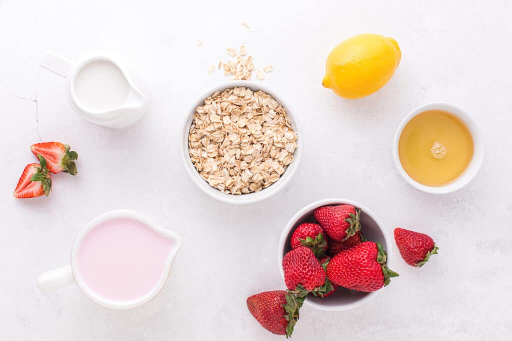 strawberry overnight oats ingredients