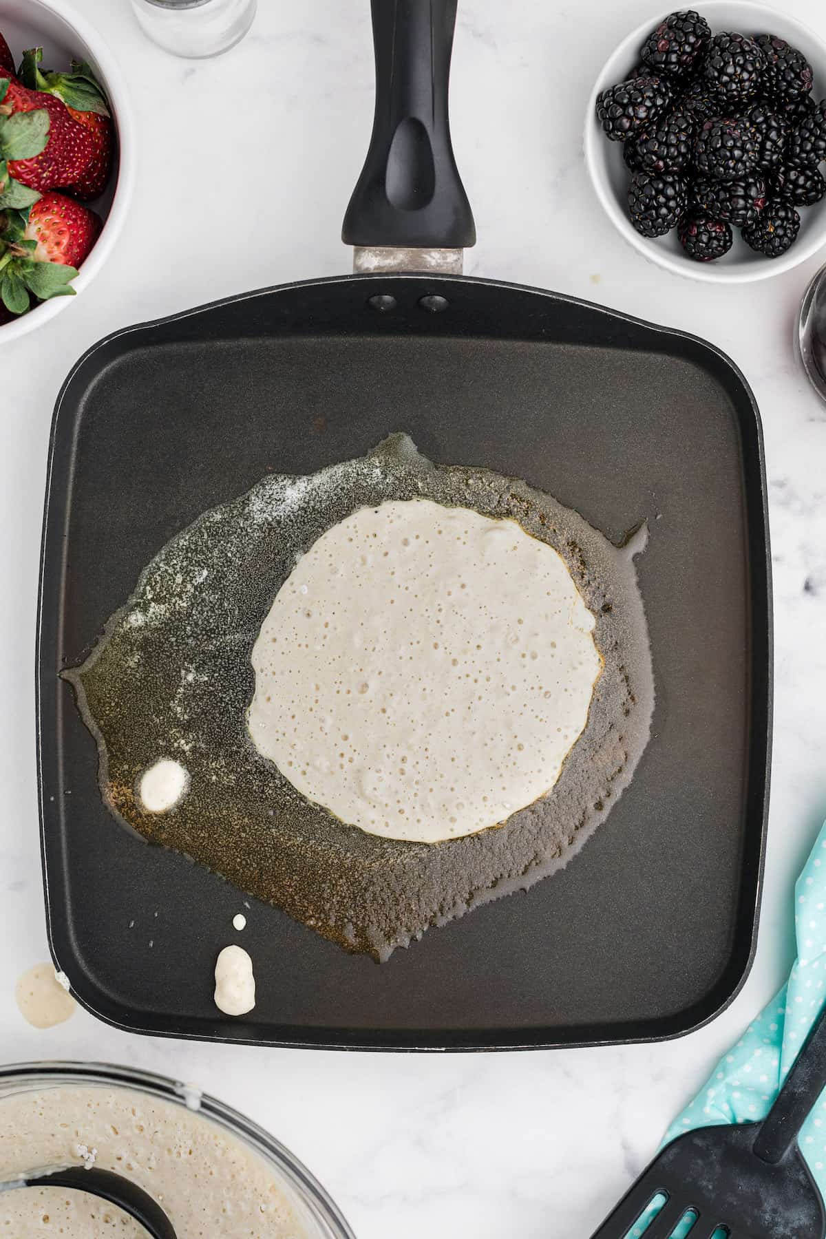 make the first round pancake