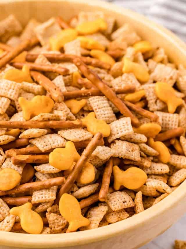HOW TO MAKE TRADITIONAL CHEX MIX STORY