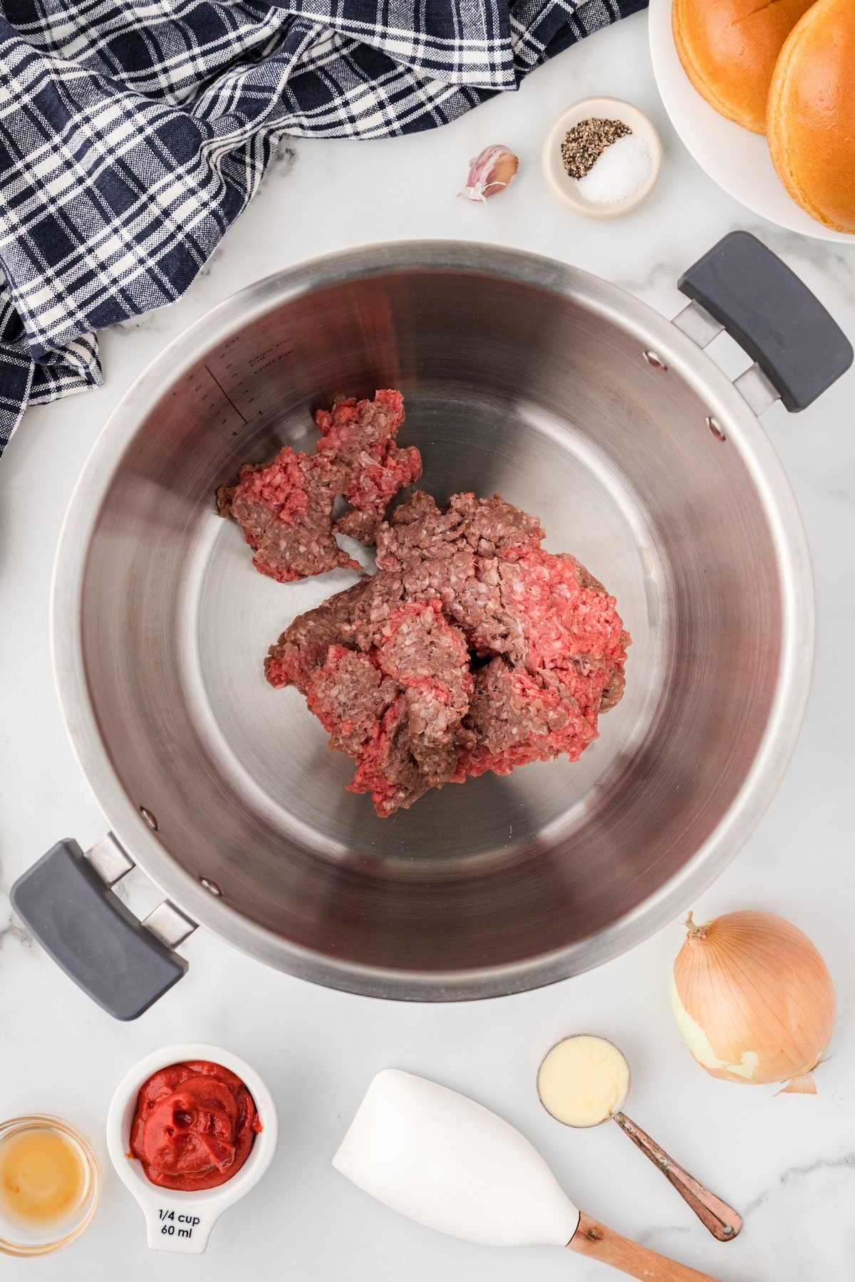 place the ground beef in the Instant Pot