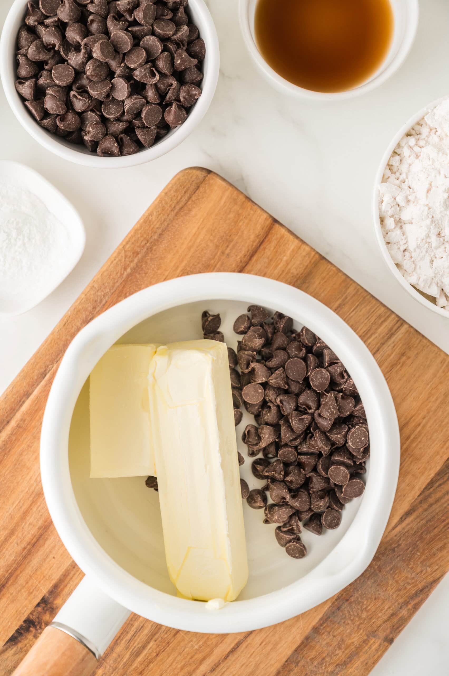 In a pan with butter, chocolate chips. melt together.