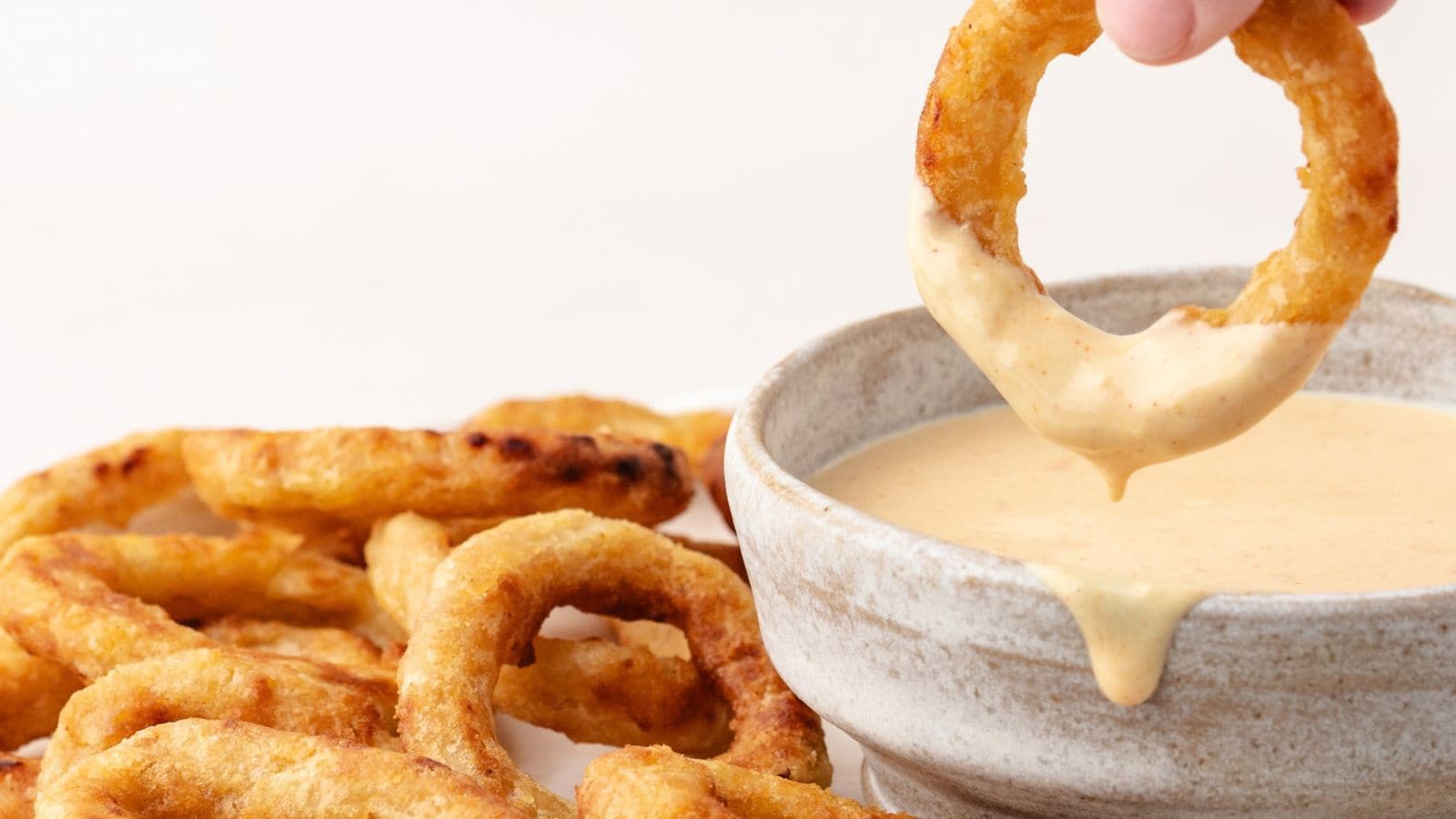 an onion ring dripping onion ring dipping sauce similar to Burger King's Zesty Sauce