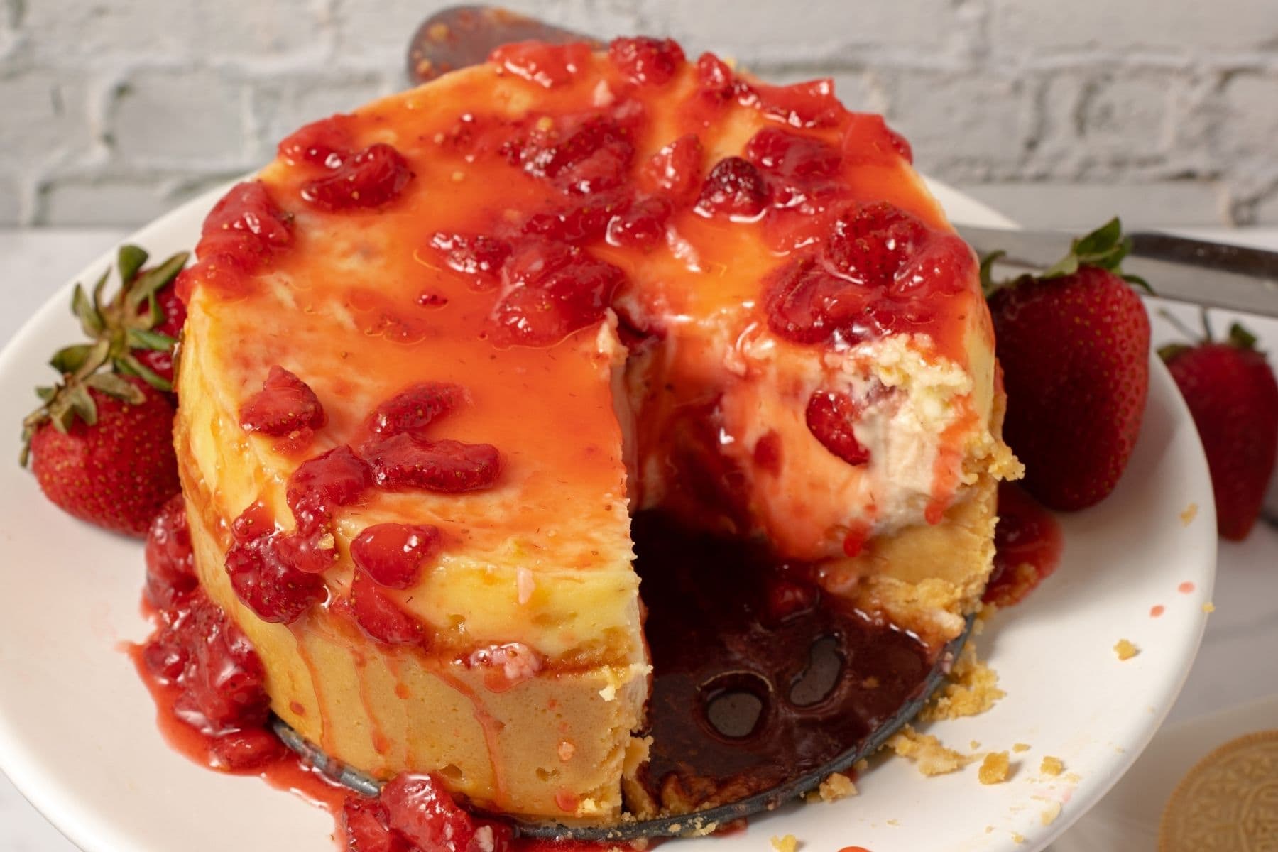 Instant Pot strawberry cheesecake with fresh topping