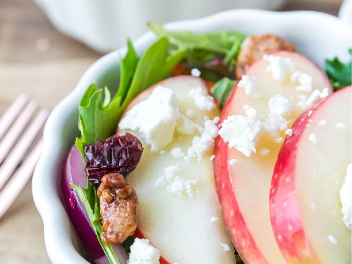 Apple salad with creamy feta and pecans