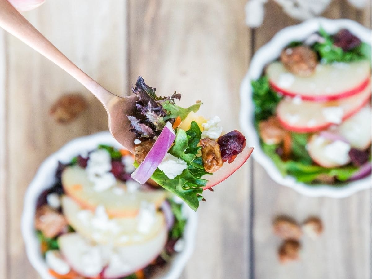 Apple salad with pecans