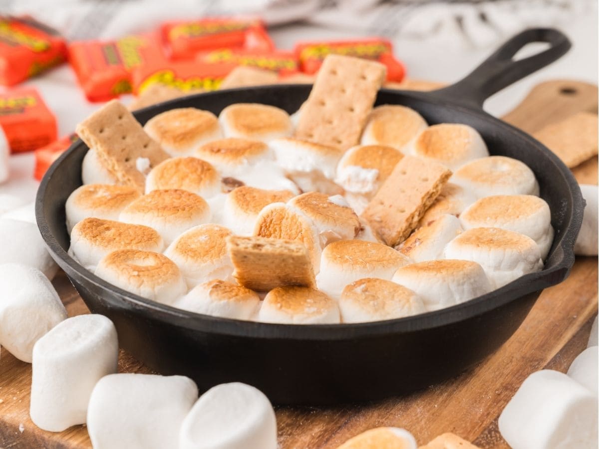 Oven baked s’mores dip skillet