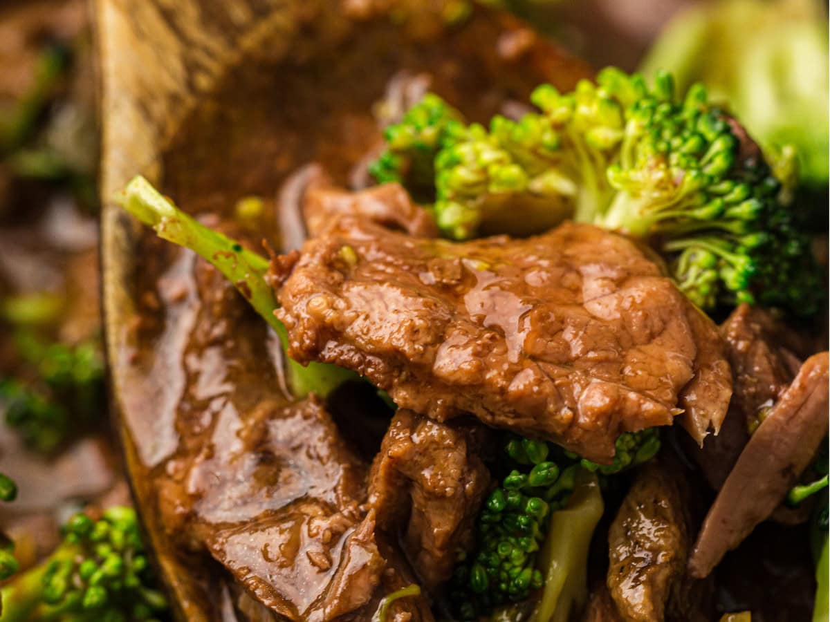 Slow cooker flank steak and broccoli