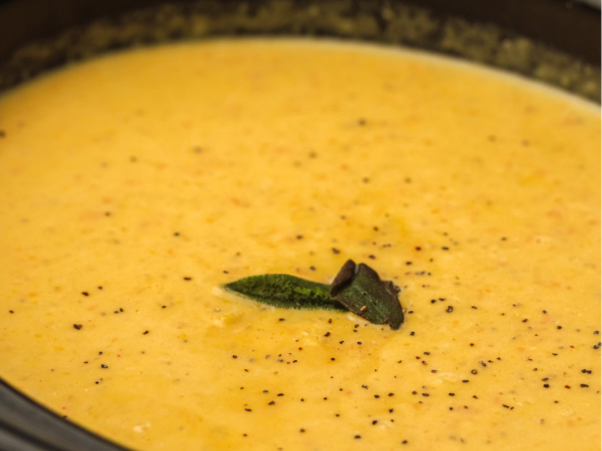 Slow cooker butternut squash soup