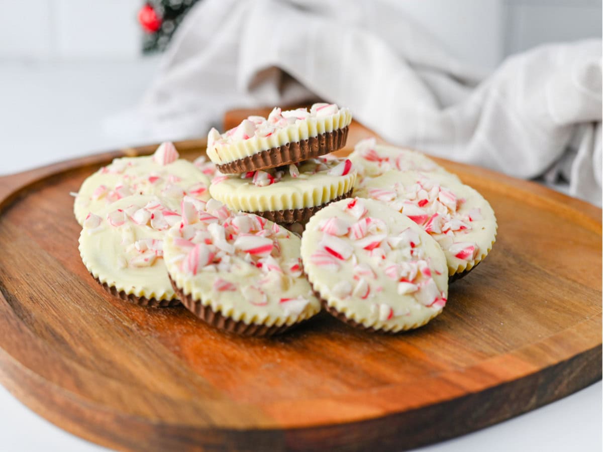 Chocolate peppermint bark cups with candy canes