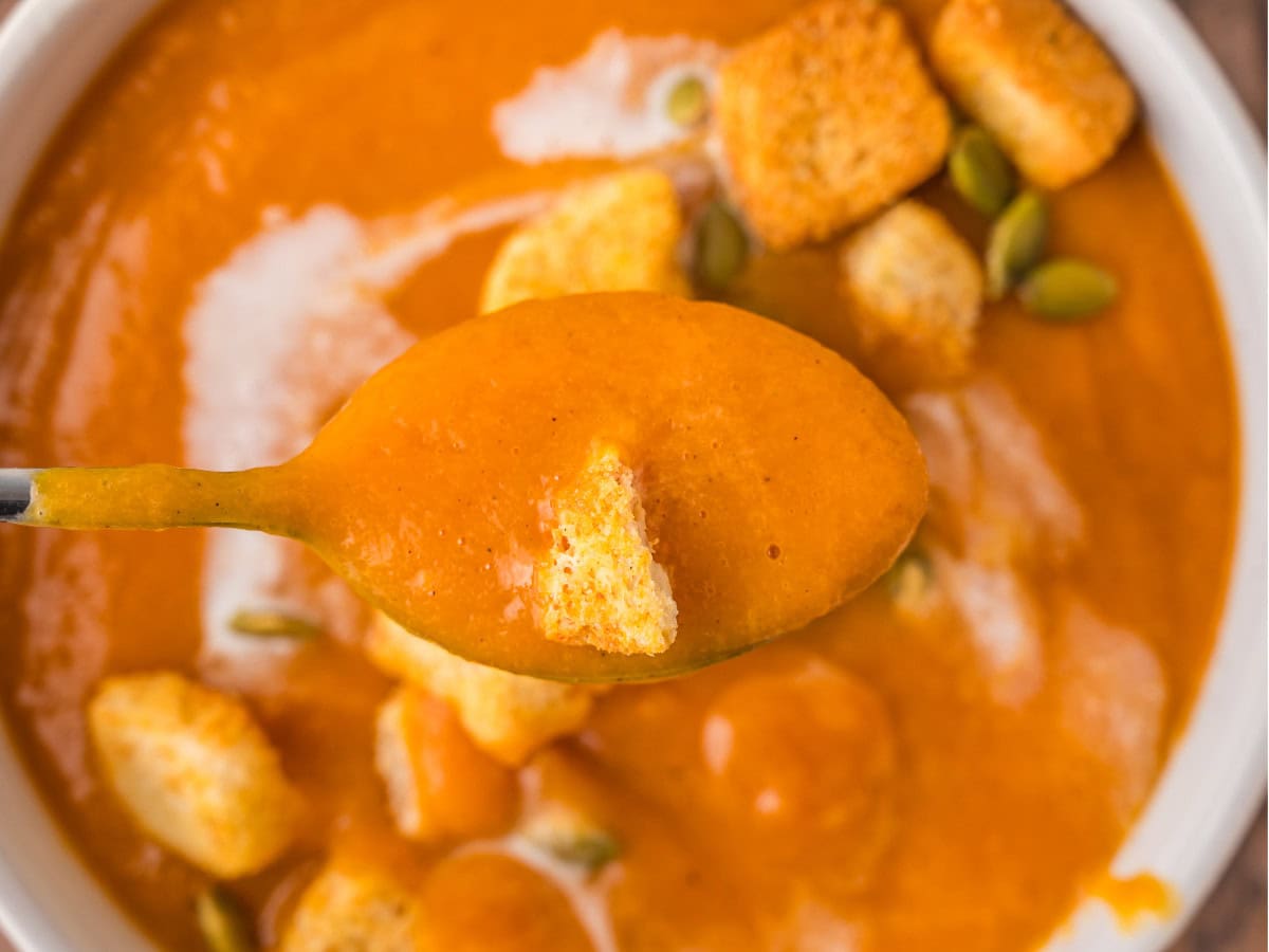 Simple carrot ginger soup recipe