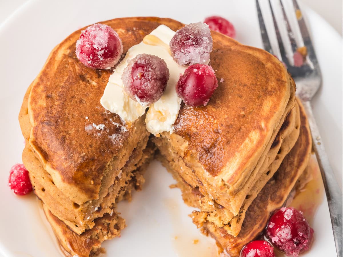 Fluffy gingerbread pancakes