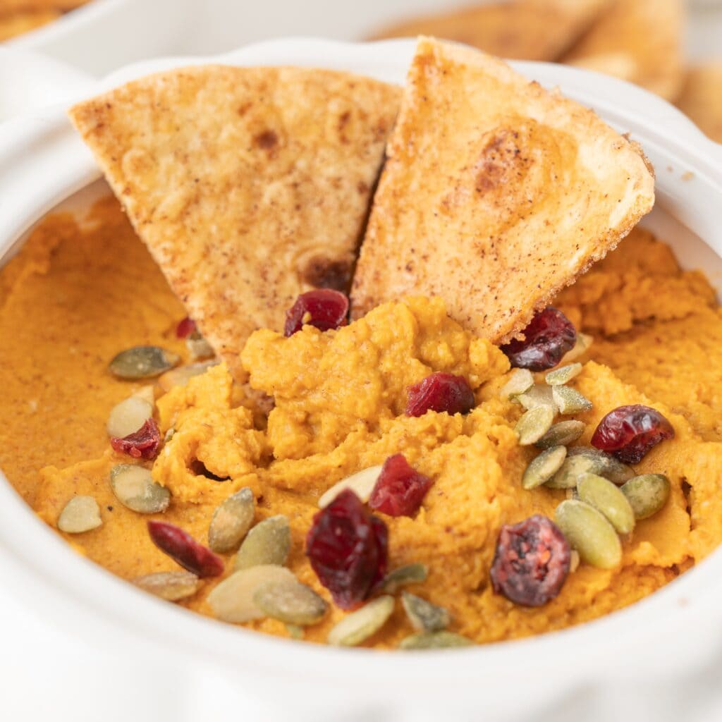 Creamy pumpkin hummus