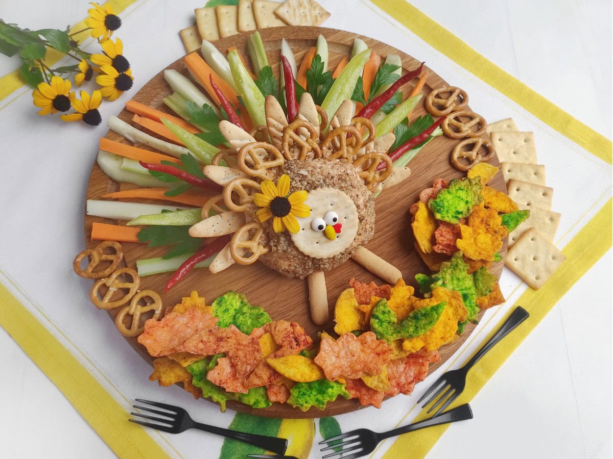 Festive Thanksgiving cheese ball board