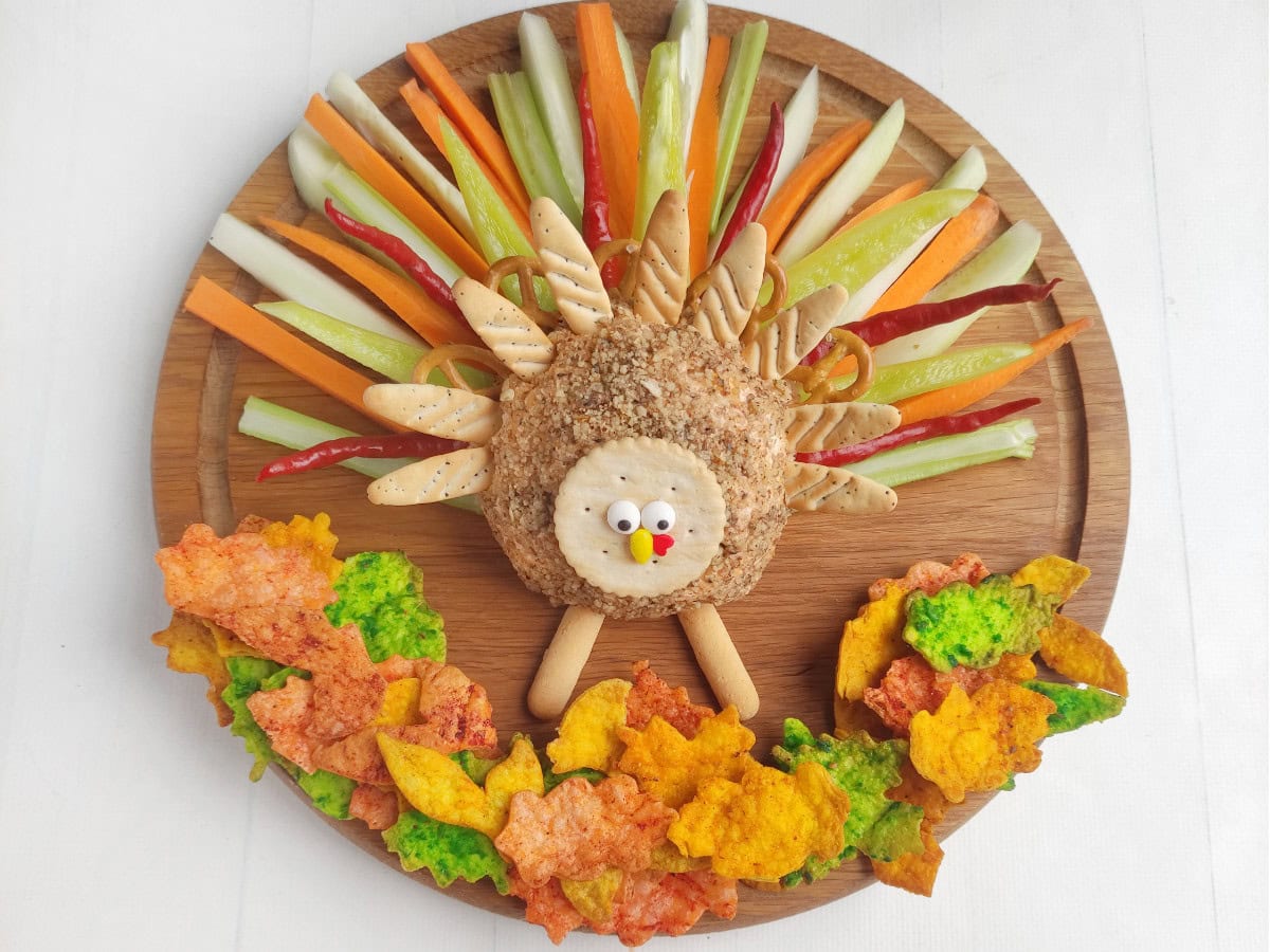 Turkey shaped cheese ball platter