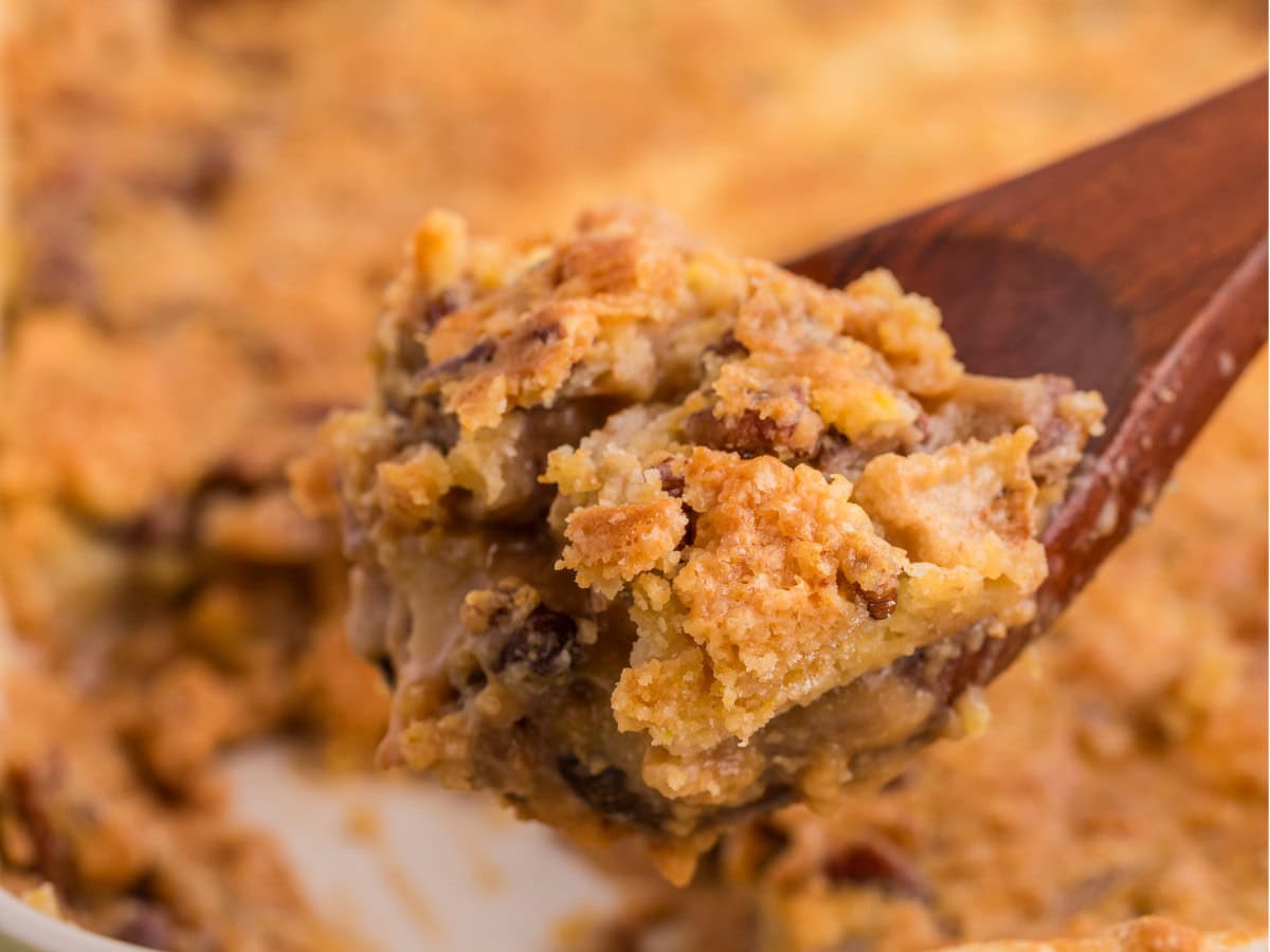 Apple dump cake with buttery cake topping