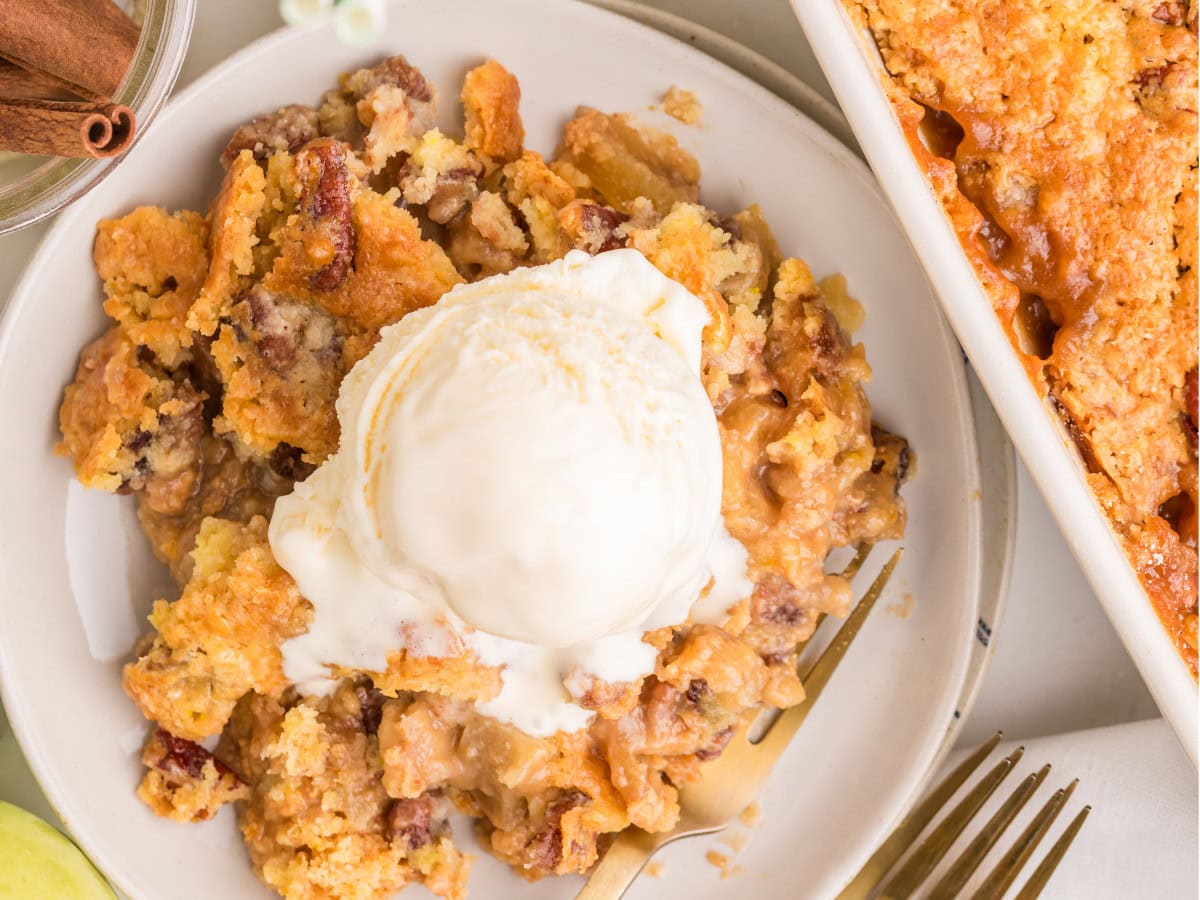 Easy fall apple dump cake dessert