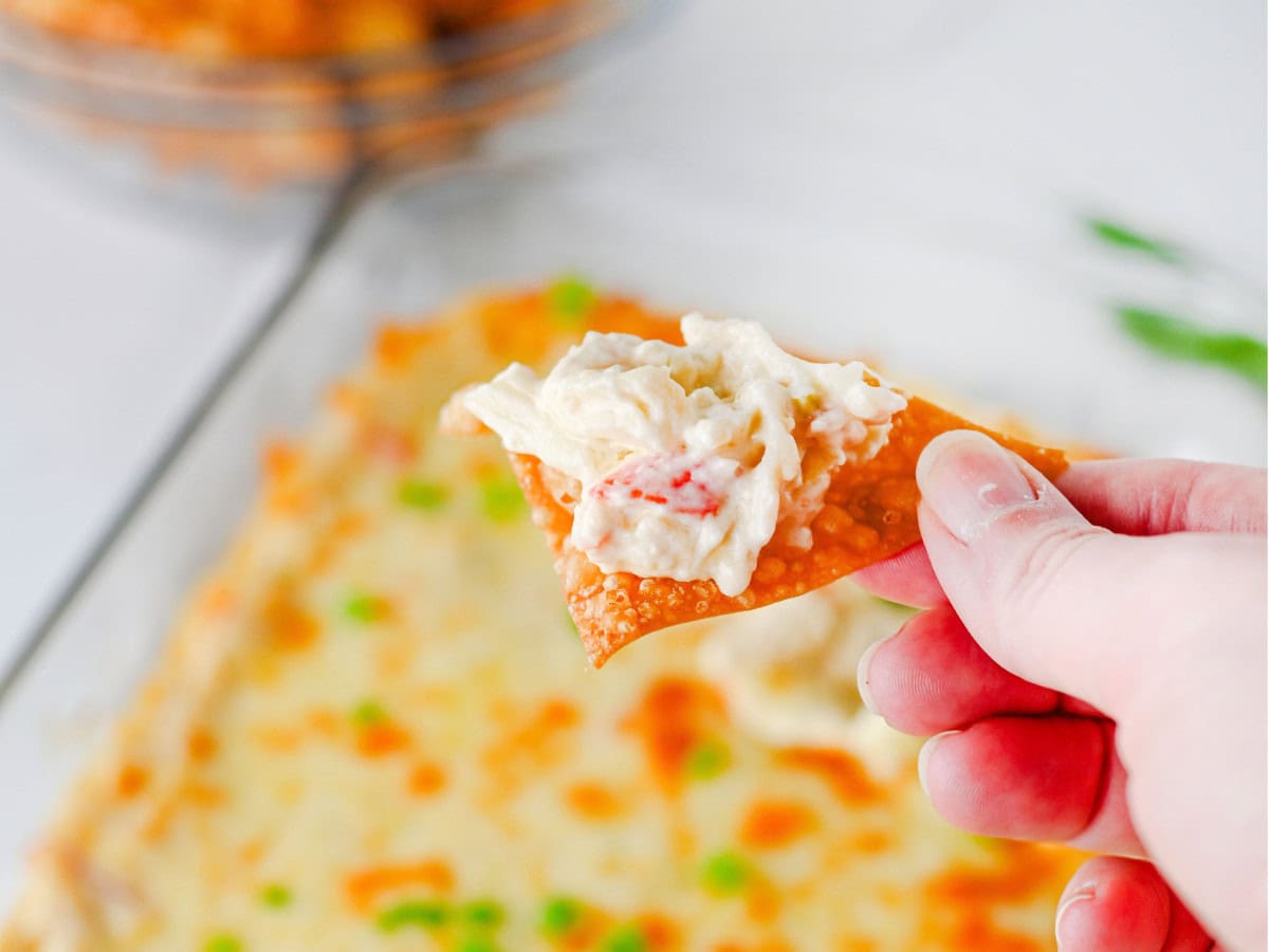 Cheesy crab rangoon dip for parties