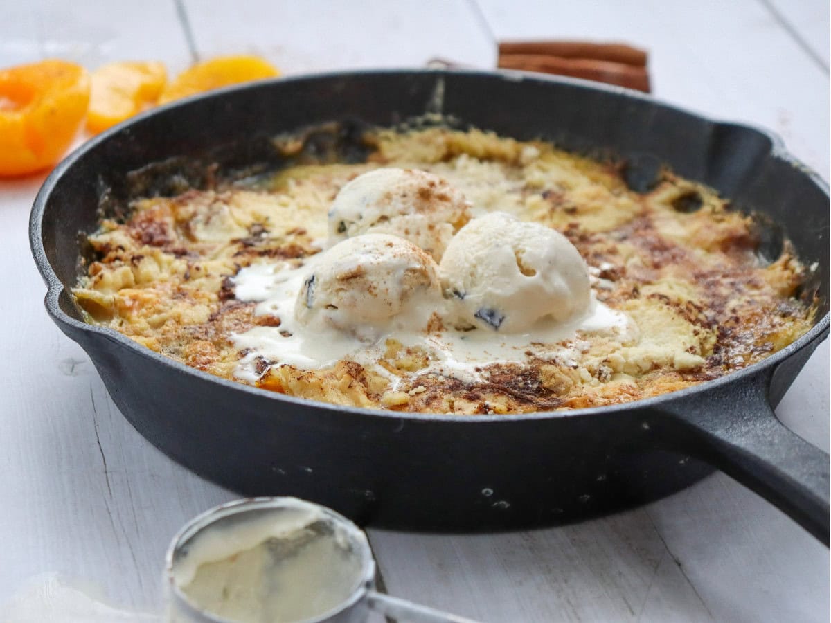 Cast iron skillet peach dump cake