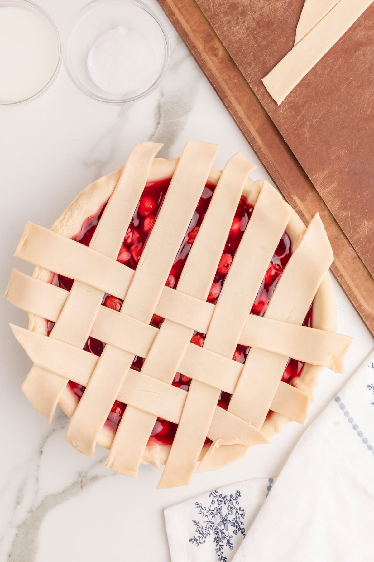 fold those strips down to partially cover the horizontal one
