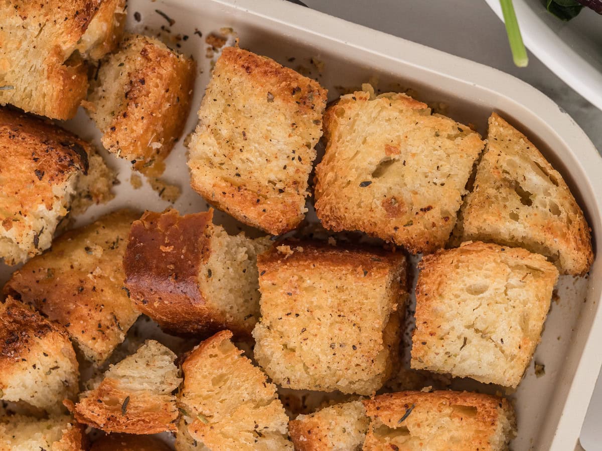 Crispy bakery bread croutons