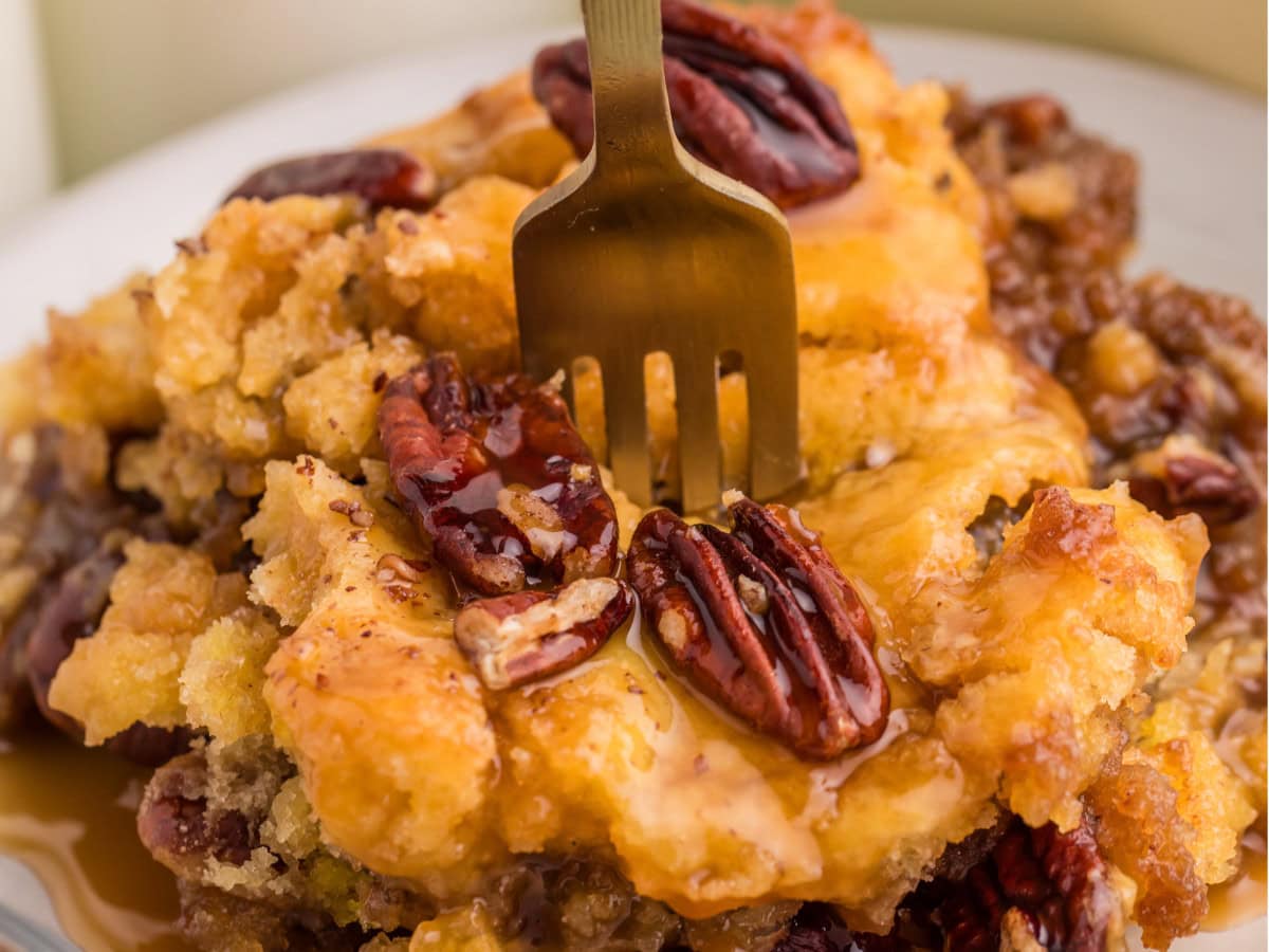 Homemade pecan pie cake with crunchy pecans