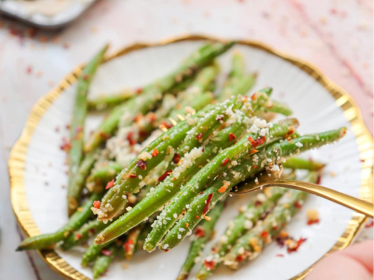 Easy oven baked Parmesan green beans