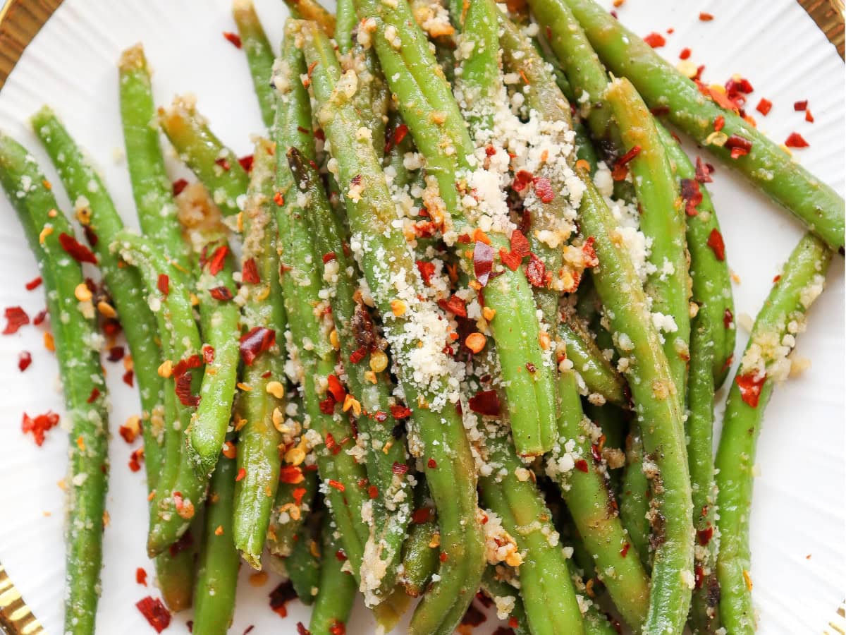 Cheesy oven roasted green beans recipe