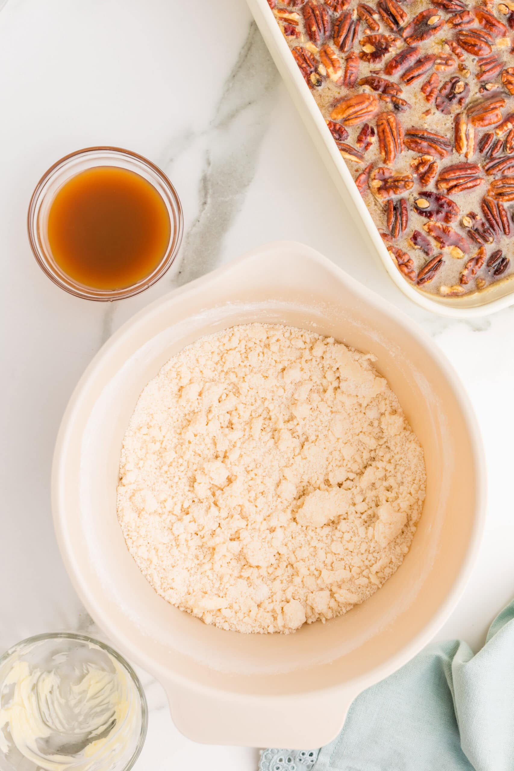Buttery yellow cake mix crumble topping